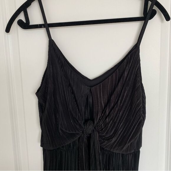 NEW LOOK | Pleated Jumpsuit - Picture 2 of 14